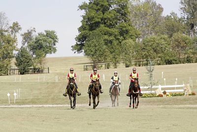 imago06585847h_opt Bildnummer: 06585847 Datum: 26.09.2010 Copyright: imago/Rau Lexington (USA) Kentucky Horse Park 26.09.2010 Weltreiterspiele / WM / World Equestrian Games Distanzreiten (Endurance): die deutschen Reiterinnen auf dem Weg zum 3. Platz hier v.l.n.r. Melanie Arnold/Shaika Bint Kheoma, Sabrina Arnold/Beau und Belinda Hitzler/ Shagar (alle GER) 2.v.r. Caroline Denayer Gad (FRA) und Gwellik du Parc; Pferdesport Reiten Weltreiterspiele WM World Equestrian Games Distanzreiten vdig xsk 2010 quer premiumd xint Image number 06585847 date 26 09 2010 Copyright imago Tough Lexington USA Kentucky Horse Park 26 09 2010 World Equestrian Games World Cup World Equestrian Games Distance riding Endurance The German Riders on the Way to 3 square here v l n r Melanie Arnold Shaika Bint Kheoma Sabrina Arnold Beau and Belinda Hitzler Shagar all ger 2 v r Caroline Denayer Gad FRA and Gwellik You Parc Equestrian sports riding World Equestrian Games World Cup World Equestrian Games Distance riding Vdig xsk 2010 horizontal premiumd