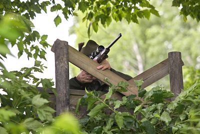 Jäger auf dem Hochsitz Copyright JOKER PetraxSteuer JOKER130626510117 Jäger auf dem Hochsitz Copyright: JOKER/PetraxSteuer JOKER130626510117 Hunters on the High seat Copyright Joker PetraxSteuer JOKER130626510117