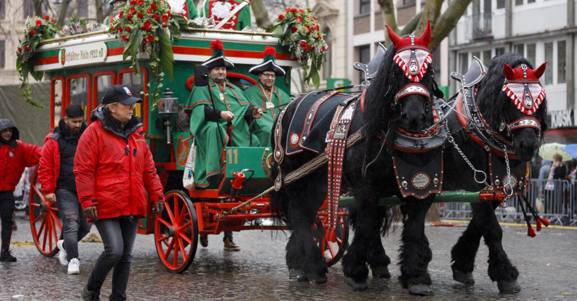 Pferde beim Kölner Rosenmontagszug 2020. Köln, 24.02.2020 *** Horses at the Cologne Rose Monday Parade 2020 Cologne, 24 Pferde beim Kölner Rosenmontagszug 2020. Köln, 24.02.2020 *** Horses at the Cologne Rose Monday Parade 2020 Cologne, 24 02 2020 Foto:xC.xHardtx/xFuturexImage 