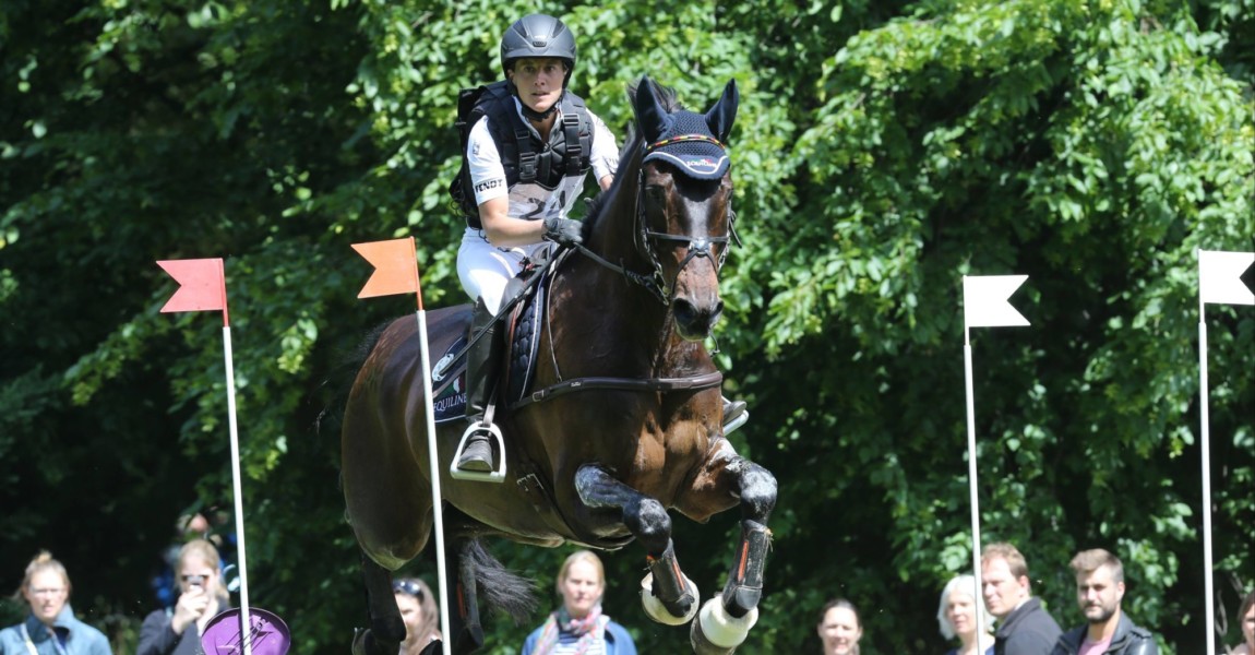 Gewinnerin 1 Platz Josefa Sommer GER mit Ihrem Pferd Hamilton 24 Veronika Dyckerhoff Gedächtn Gewinnerin, 1. Platz, Josefa Sommer (GER) mit Ihrem Pferd Hamilton 24 , Veronika Dyckerhoff Gedächtnis-Preis Wertungsprüfung für den U25-Förderpreis Vielseitigkeitsreiten 2019, Vielseitigkeit, Geländeritt / wispor / Wiesbaden Lokales / wkspor / reitu19 PfingstTurnier Reiten Wiesbaden im Biebricher Schloß / wispor / Wiesbaden Lokales / wkspor / reitu19 PfingstTurnier Reiten Wiesbaden im Biebricher Schloß / *** Winner, 1 place, Josefa Sommer GER with her horse Hamilton 24, Veronika Dyckerhoff Gedächtnis Prize Evaluation test for the U25 Sponsorship Prize Eventing Riding 2019, Eventing, Cross-country Riding wispor Wiesbaden Lokales wkspor reitu19 PfingstTurnier Reiten Wiesbaden im Biebricher Schloß wispor Wiesbaden Lokales wkspor reitu19 PfingstTurnier Reiten Wiesbaden im Biebricher Schloß 