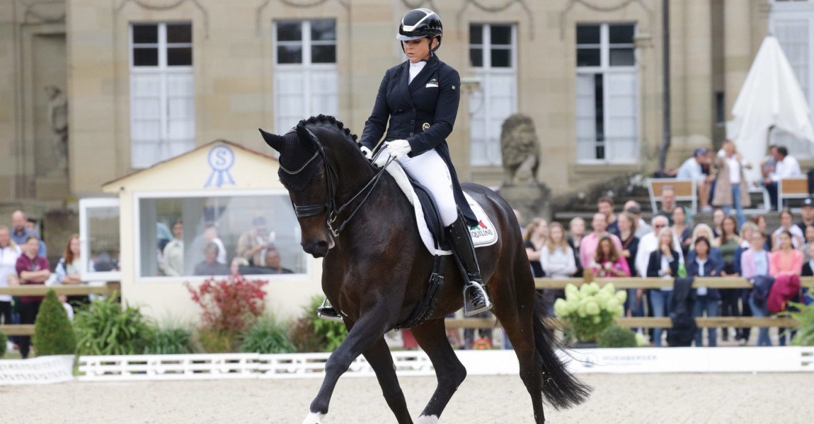 Ludwigsburg , Internationales Ludwigsburger Dressurfestival 2021 , Die Stadt Ludwigsburg und die Stadtwerke Ludwigsburg Ludwigsburg , Internationales Ludwigsburger Dressurfestival 2021 , Die Stadt Ludwigsburg und die Stadtwerke Ludwigsburg-Kornwestheim GmbH präsentieren FEI Grand Prix Special CDI4 , Dorothee Schneider GER auf First Romance *** Ludwigsburg , International Ludwigsburg Dressage Festival 2021 , The City of Ludwigsburg and Stadtwerke Ludwigsburg Kornwestheim GmbH present FEI Grand Prix Special CDI4 , Dorothee Schneider GER on First Romance 