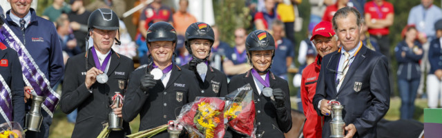AVENCHES - FEI Eventing European Championship, EM, Europameisterschaft 2021, AVENCHES - FEI Eventing European Champions AVENCHES - FEI Eventing European Championship, EM, Europameisterschaft 2021, AVENCHES - FEI Eventing European Championship 2021 TEAM Germany JUNG Michael GER, KLIMKE Ingrid GER, SIEMER Anna GER, DIBOWSKI Andreas GER, ADOPHSEN Prof. Dr Jens Equipechef, MELZER Hans Bundestrainer Siegerehrung Mannschaft / Prize giving Ceremony Team Avenches, IENA Institut Equestre National Avenches 26. September 2021 - *** AVENCHES FEI Eventing European Championship 2021, AVENCHES FEI Eventing European Championship 2021 TEAM Germany JUNG Michael GER , KLIMKE Ingrid GER , SIEMER Anna GER , DIBOWSKI Andreas GER , ADOPHSEN Prof Dr Jens Equipechef , MELZER Hans Bundestrainer Siegerehrung Mannschaft Prize giving Ceremony Team Avenches, IENA Institut Equestre National Avenches 26 September 2021 