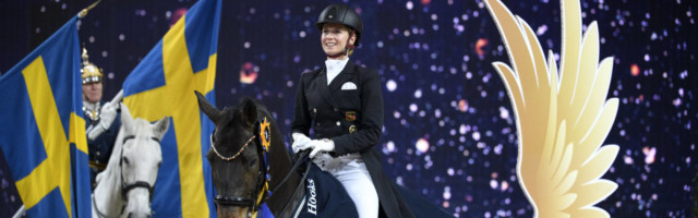 Jessica Von Bredow-Werndl, Germany, on the horse Tsf Dalera BB celebrates winning the FEI Grand Prix dressage event duri Jessica Von Bredow-Werndl, Germany, on the horse Tsf Dalera BB celebrates winning the FEI Grand Prix dressage event during the Sweden International Horse Show at Friens Arena in Solna, Stockholm, Sweden, on Nov. 27, 2021. STOCKHOLM SWEDEN EQUESTRIAN x10070x *** Jessica Von Bredow Werndl, Germany, on the horse Tsf Dalera BB celebrates winning the FEI Grand Prix dressage event during the Sweden International Horse Show at Friens Arena in Solna, Stockholm, Sweden, on Nov 27, 2021 STOCKHOLM SWEDEN EQUESTRIAN x10070x, PUBLICATIONxNOTxINxDENxNORxSWExFIN Copyright: xJessicaxGow/TTx STOCKHOLM INTERNATIONAL HORSE SHOW 