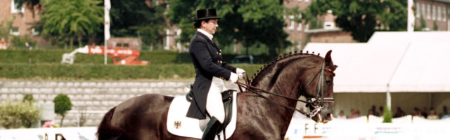 13.9. Bildnummer: 00118217 Datum: 17.08.1997 Copyright: imago/Jaspersen Karin Rehbein (Deutschland) auf Donnerhall; Dressur Europameisterschaft 1997, Reitsport, Dressurreiten, Reiten, Verden Anmut, Spannung, Pferdesport EM Einzel Deutschland Einzelbild Aktion Personen Tiere 